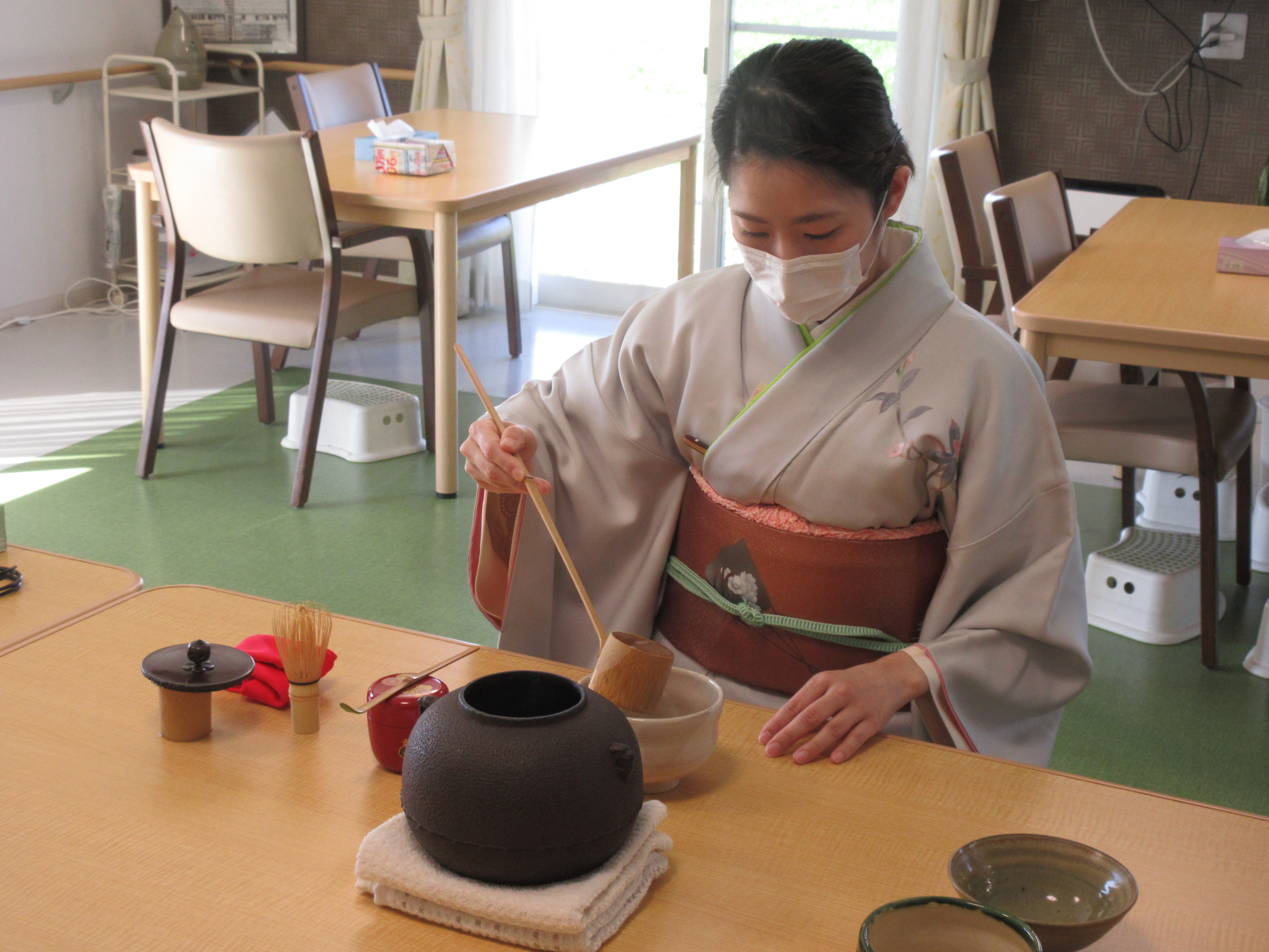R3.3.3お抹茶会　田村さん４