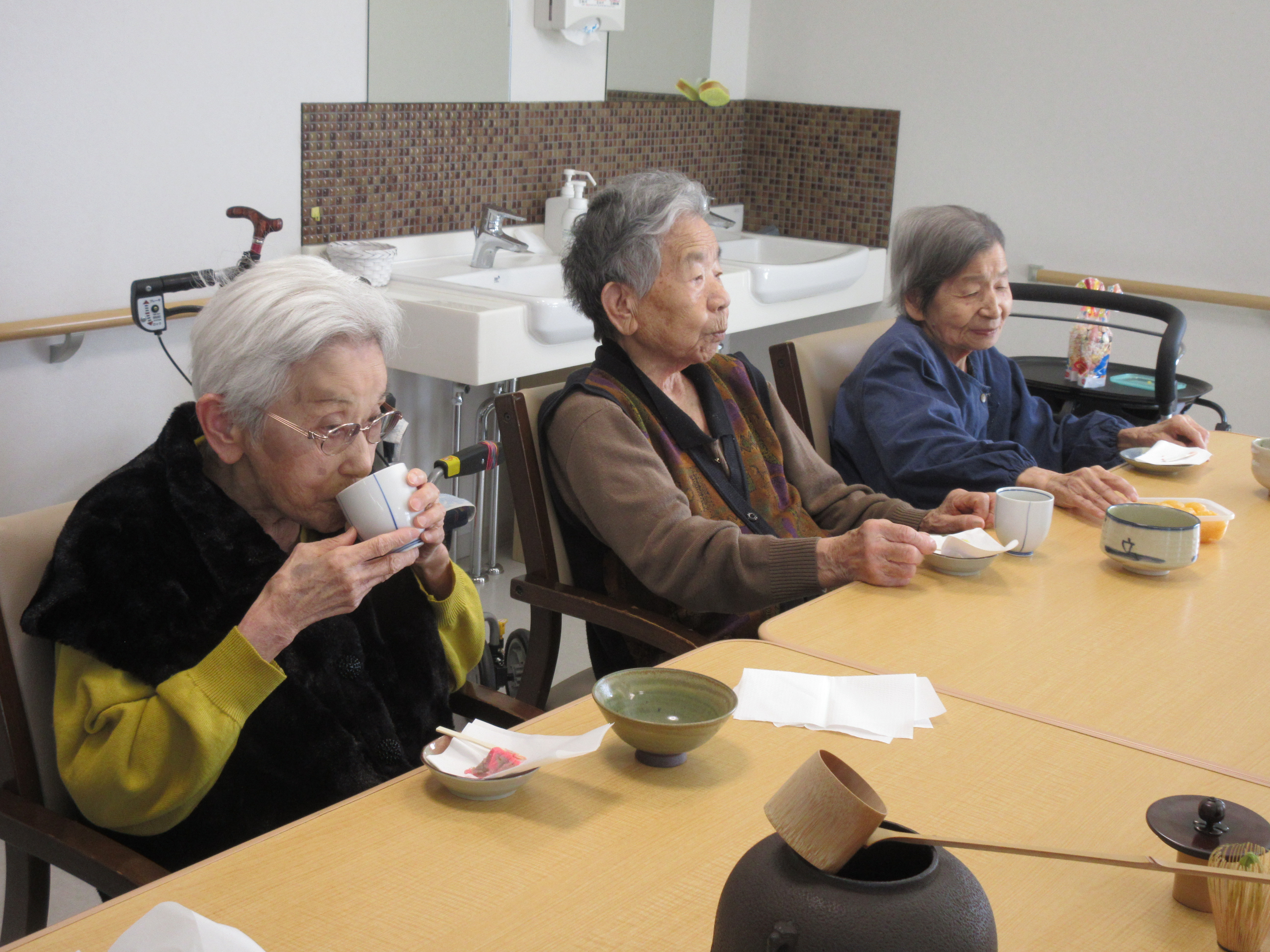 R3.3.3.お抹茶会　安東様　幸様　藤澤様