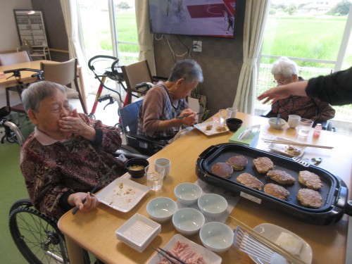 R3.8.7 お好み焼き　島様藤様幸様