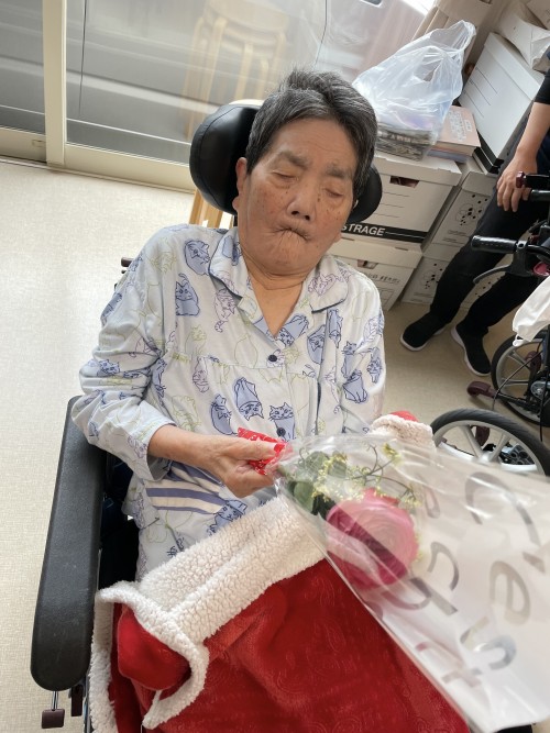 1E28B738-E47F-4BDE-A2DF-0F5D19484071