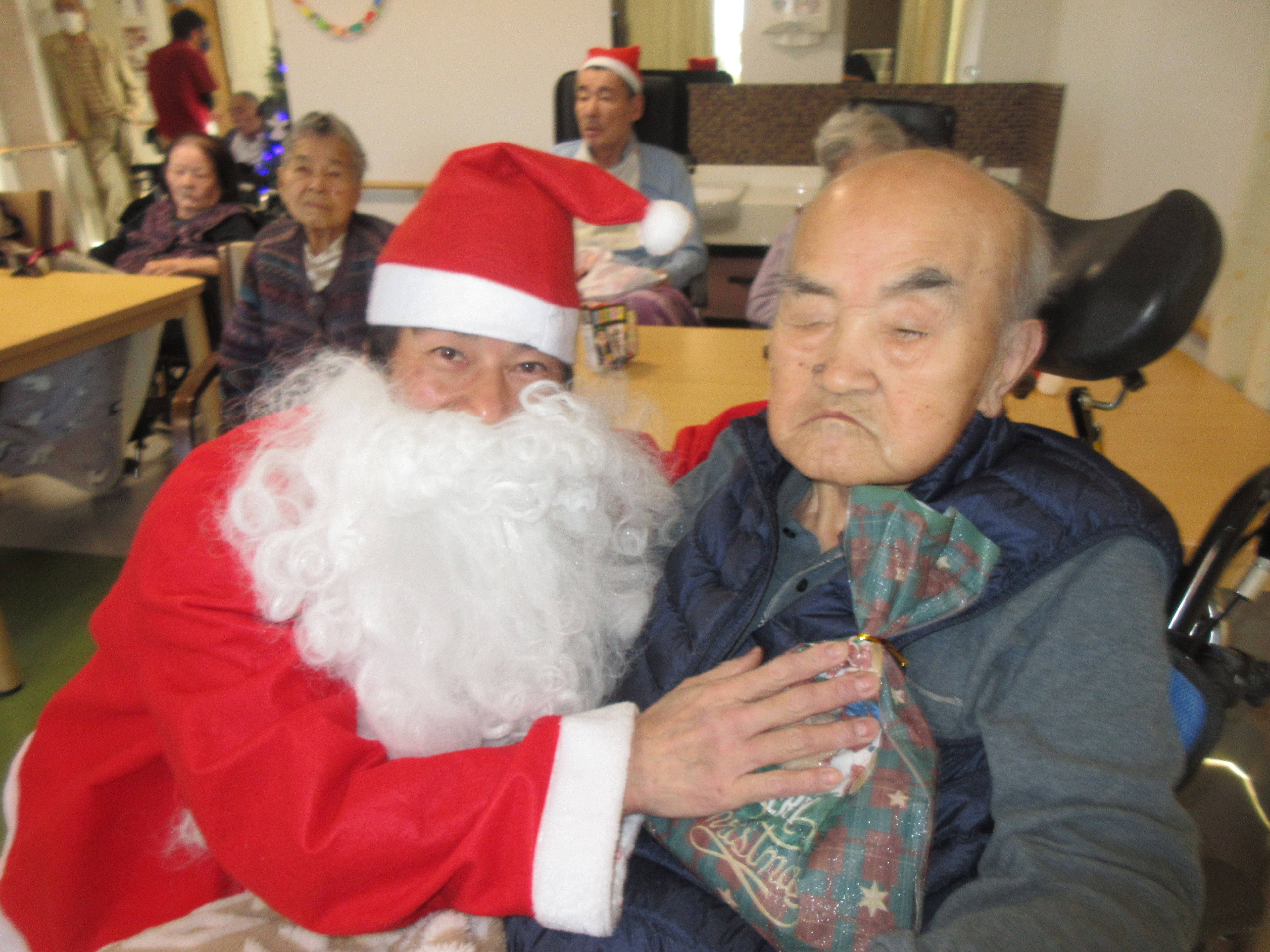 R3.12.25迫クリスマス黒田サンタと加藤様