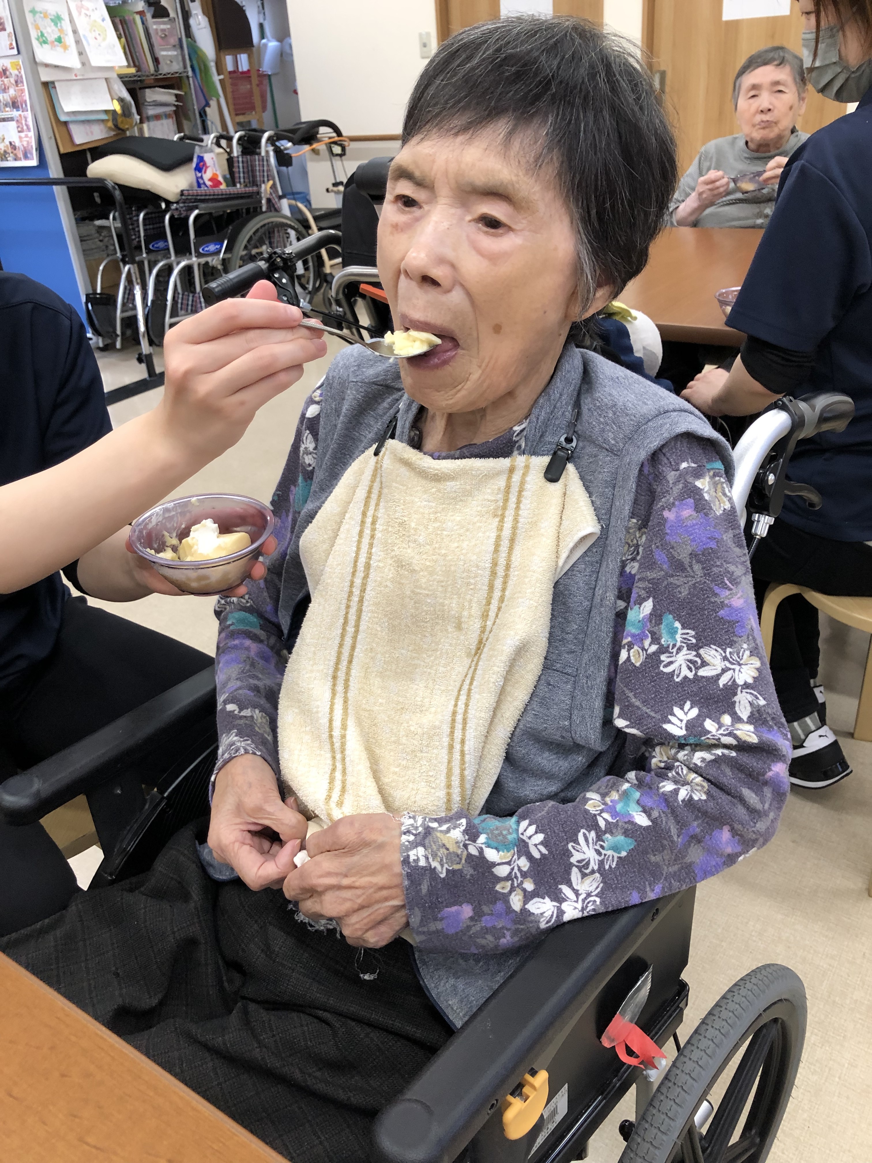 41CC34DD-0D93-44D3-B88A-BB0876FF3453