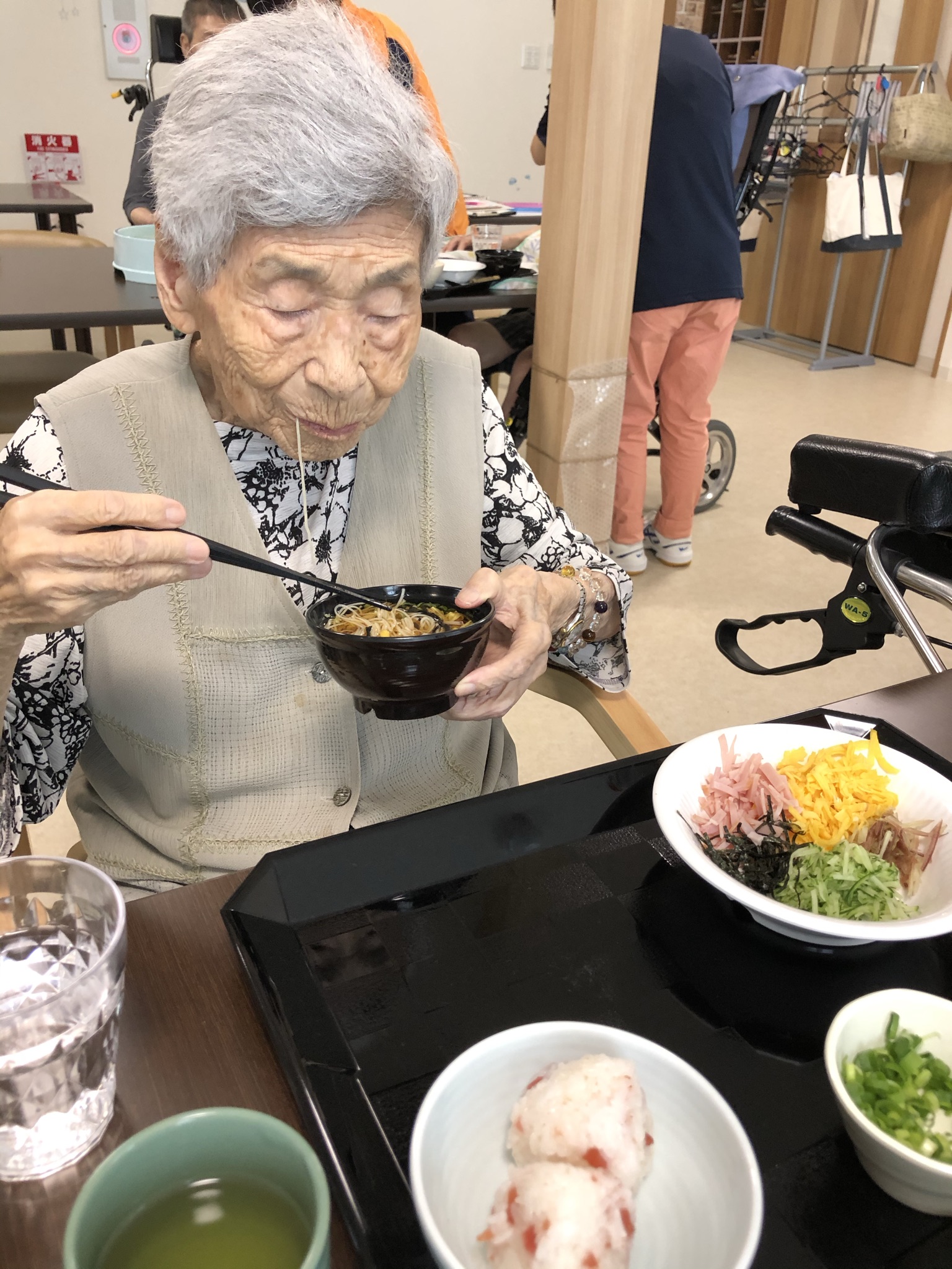 9F30E263-C384-4134-A783-D7B3E6AFD1D1