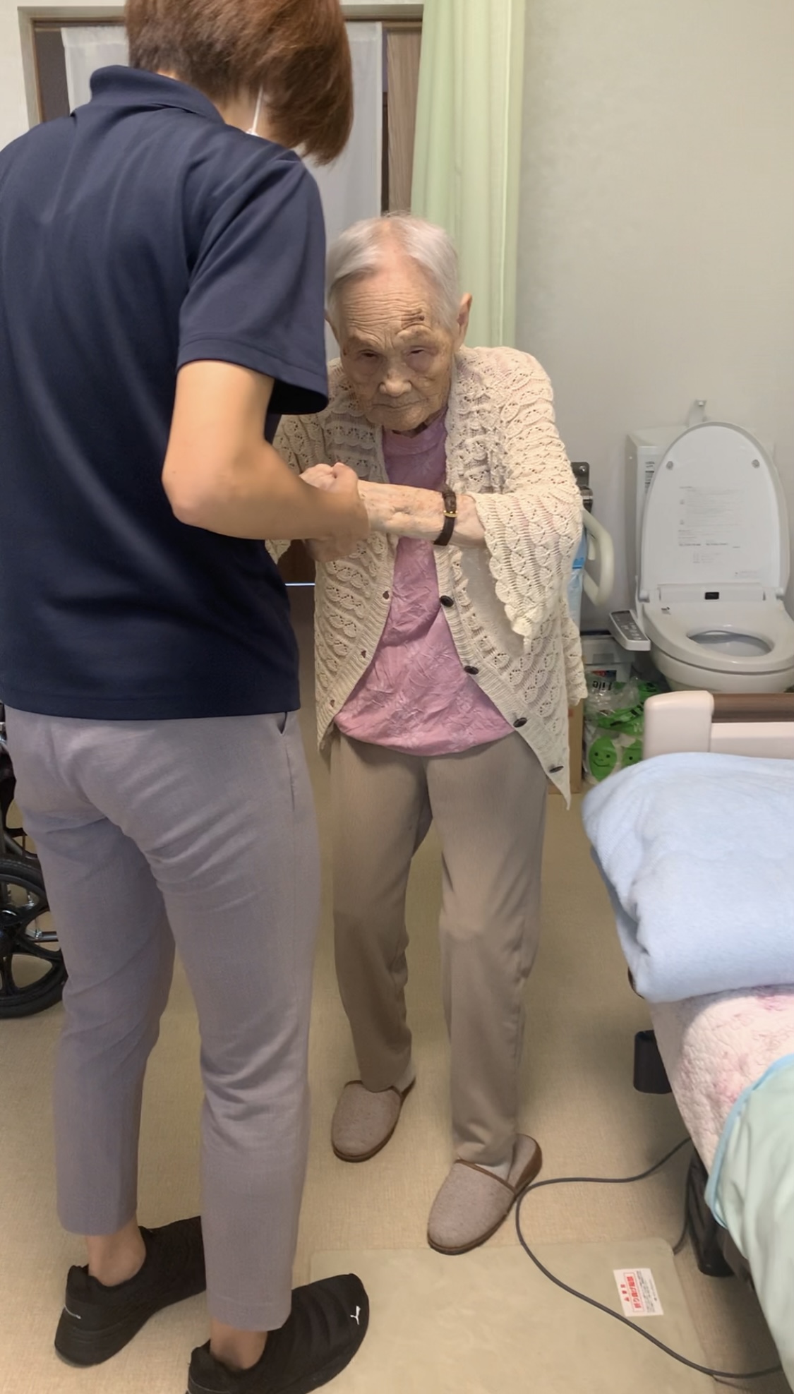 983E50F5-421D-40BA-87C2-4552AA75DF45