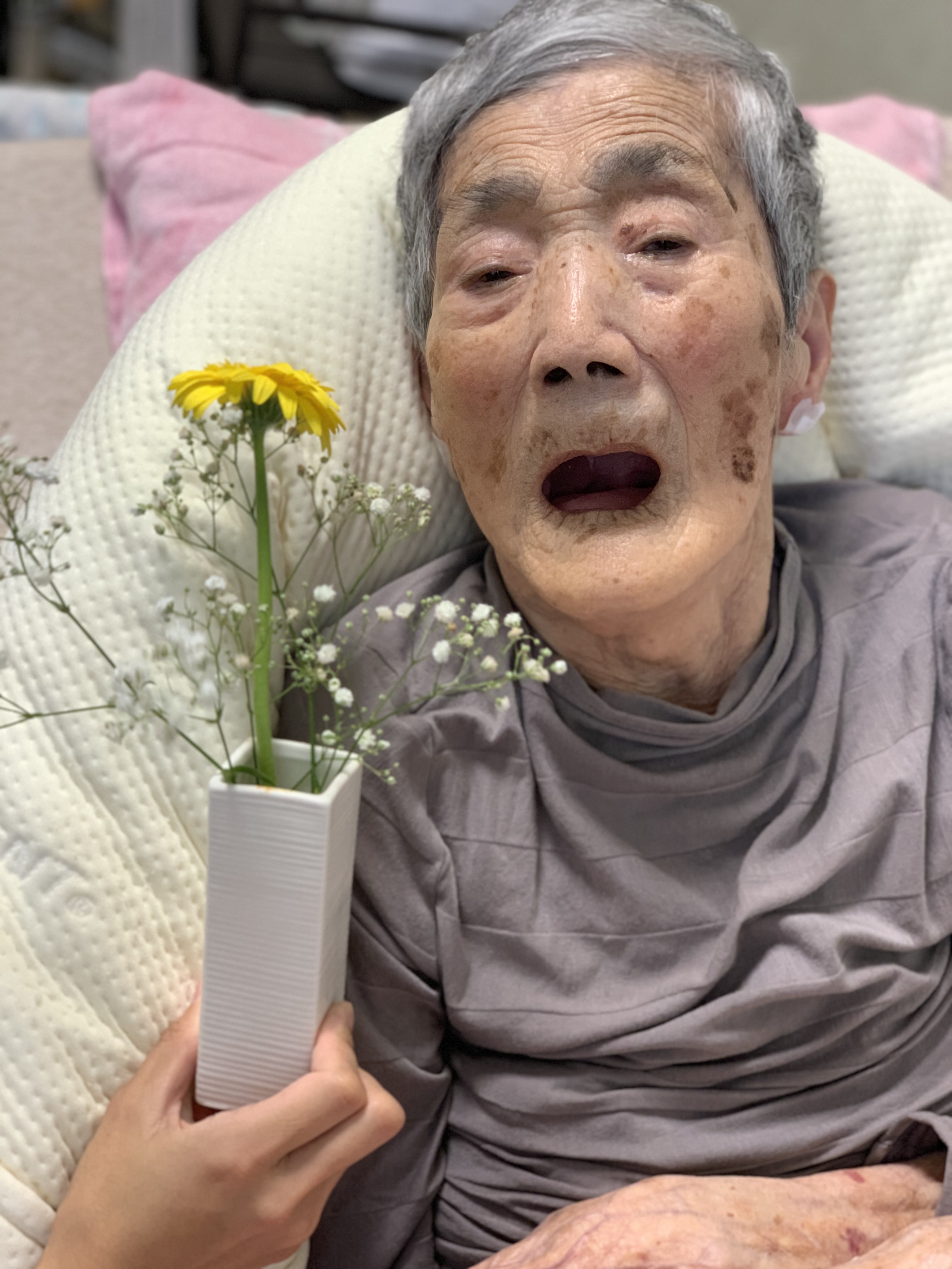 F1A6ECAE-9949-4508-9A37-5D6543266F4B