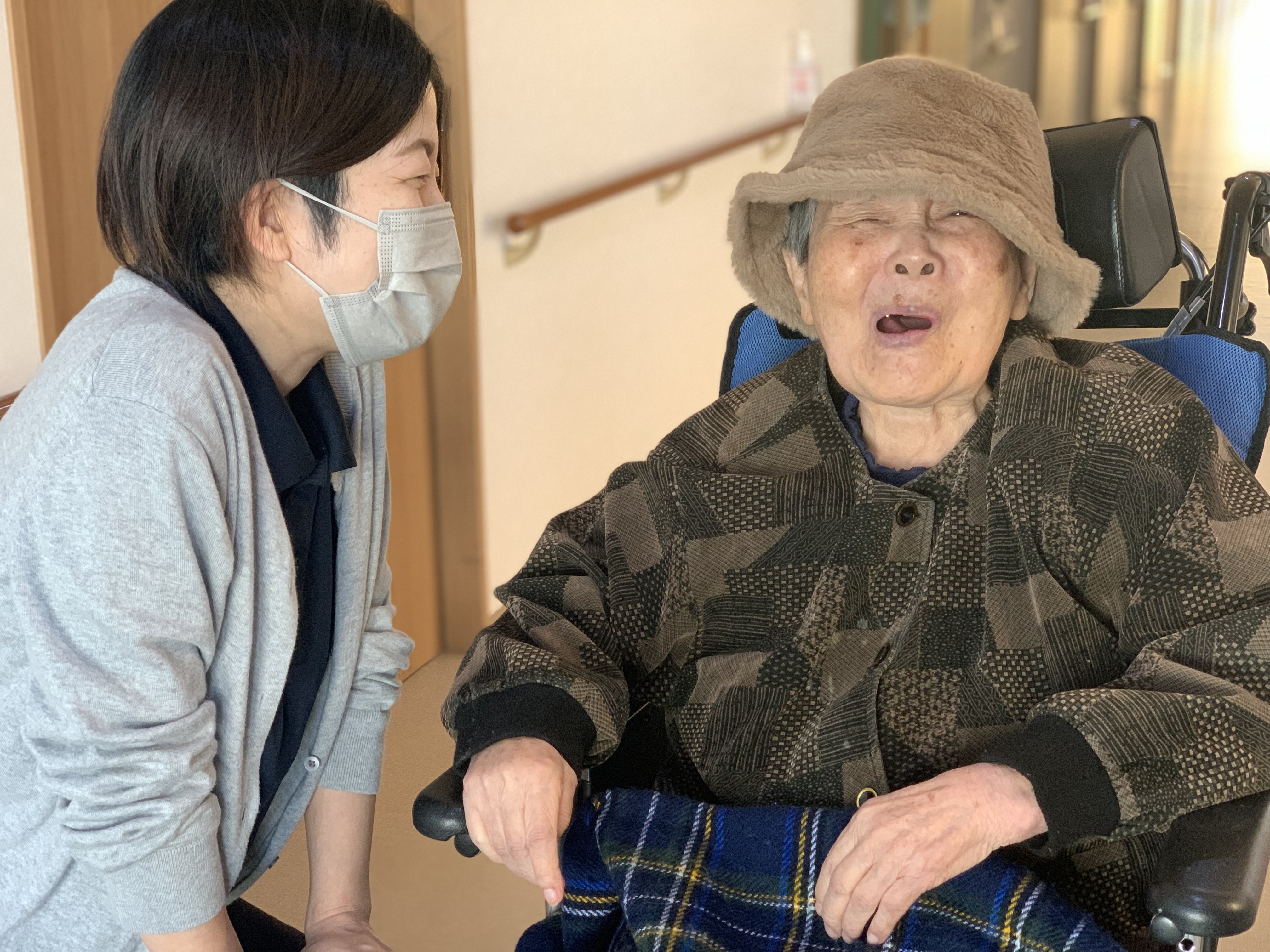 3A4DEAF3-6A41-4E1F-BAE8-514A022EA804