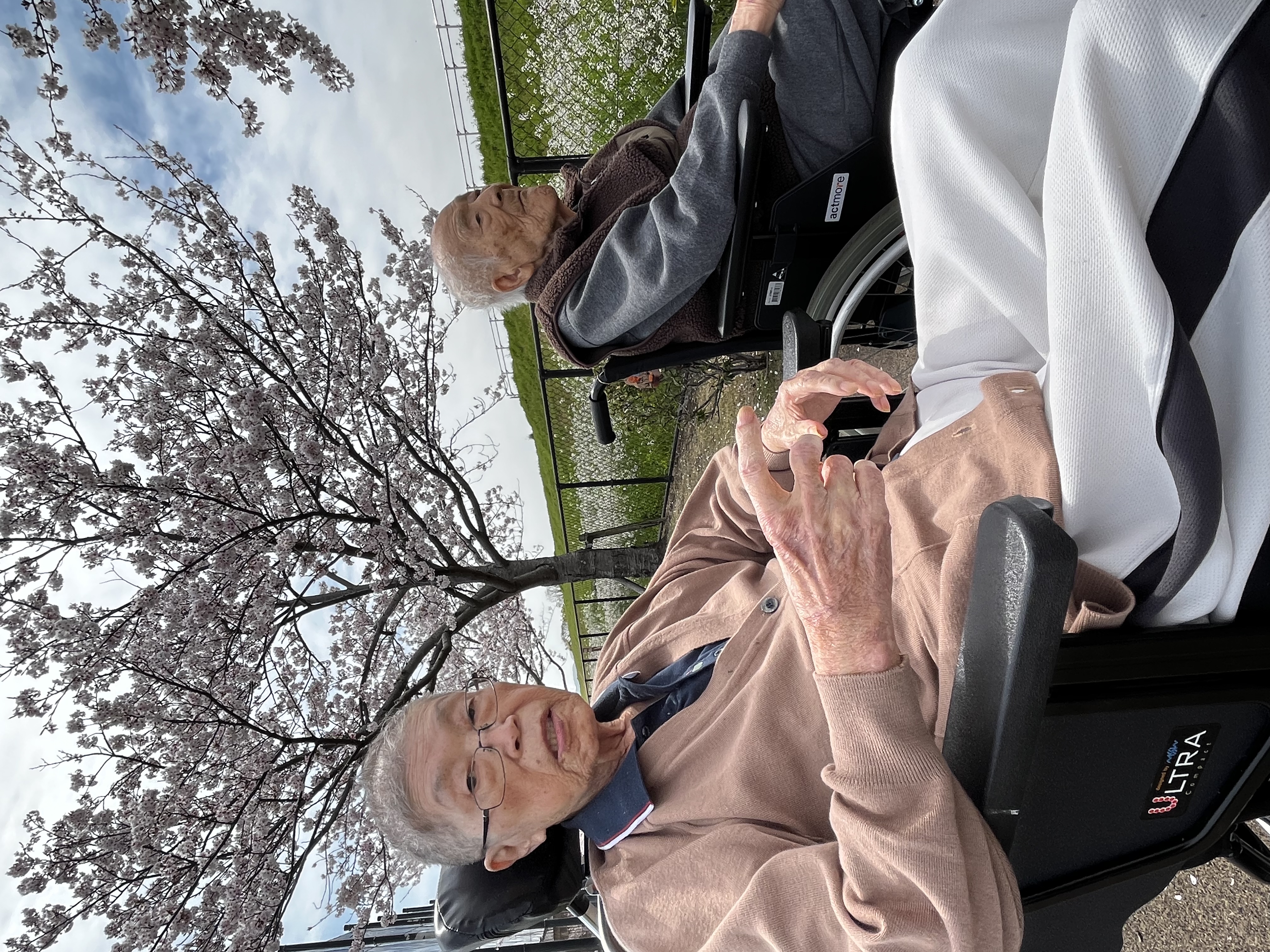 EF777FA4-4812-4519-8FA8-4D518365F79A