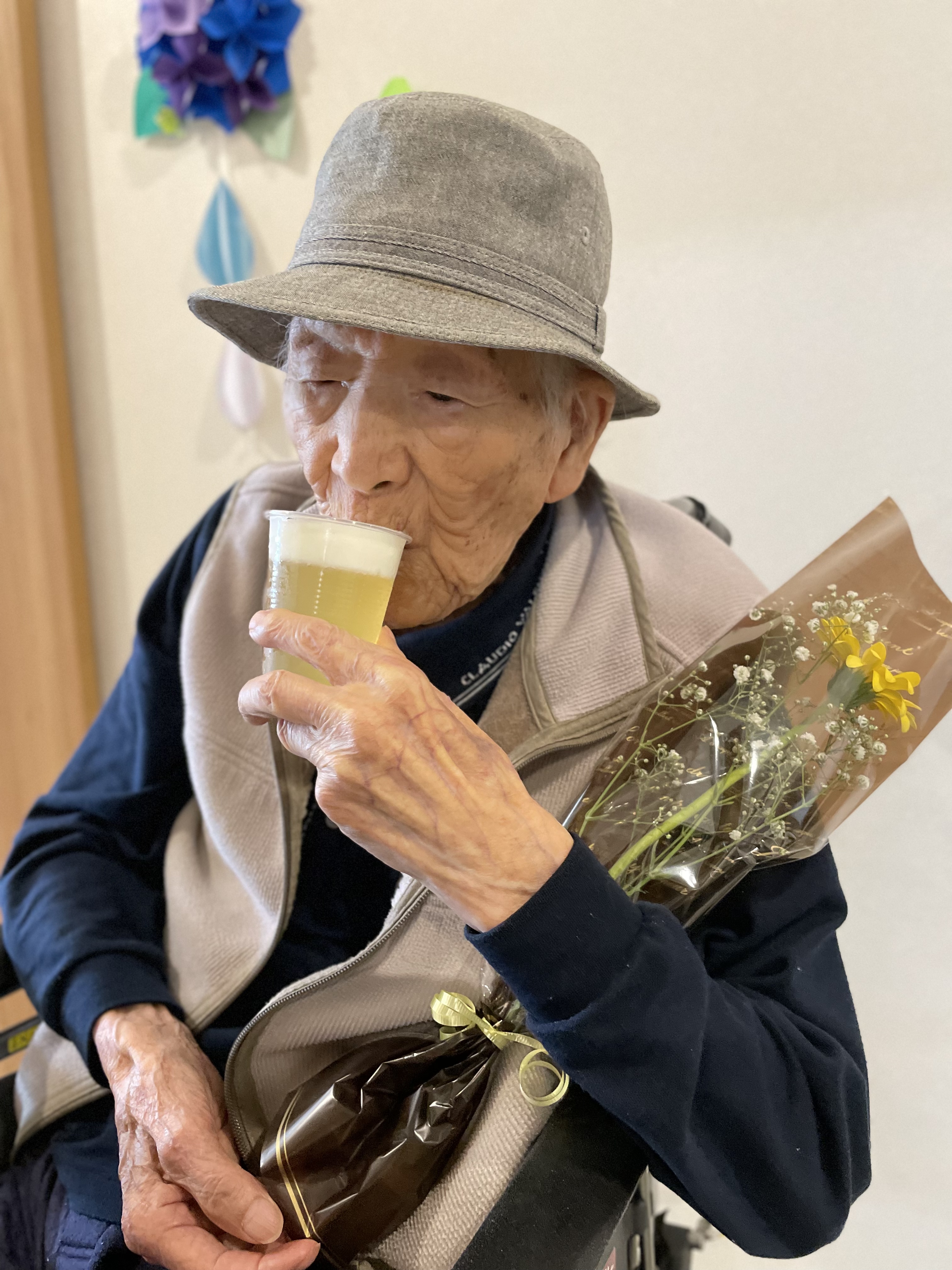 EBFF2520-3E83-45DB-9764-F825693B4ED2