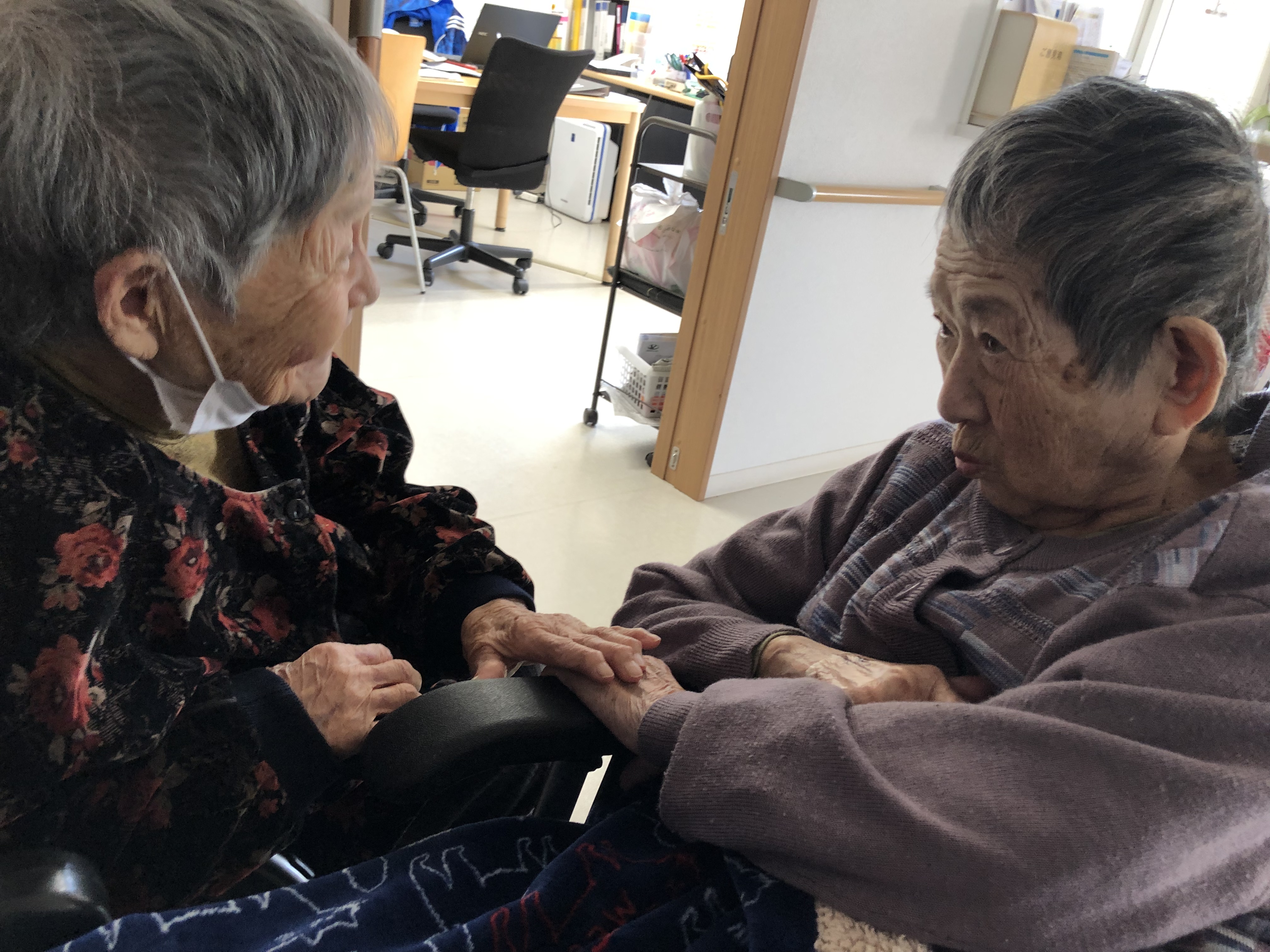 F58FA0FB-080B-4266-BB03-723B6C548165