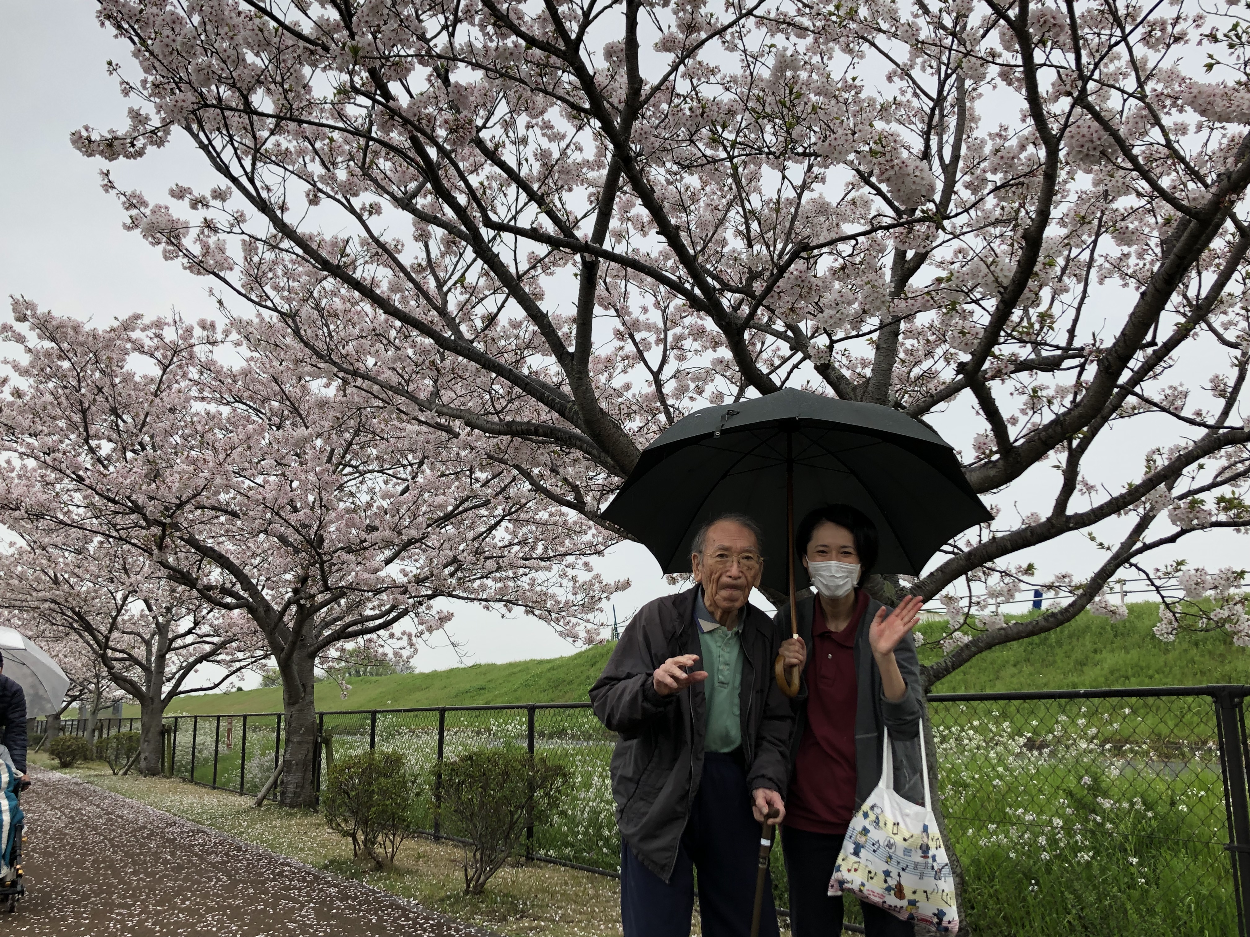 28E6C9DC-E303-4C28-BEEC-CABB634BF0ED