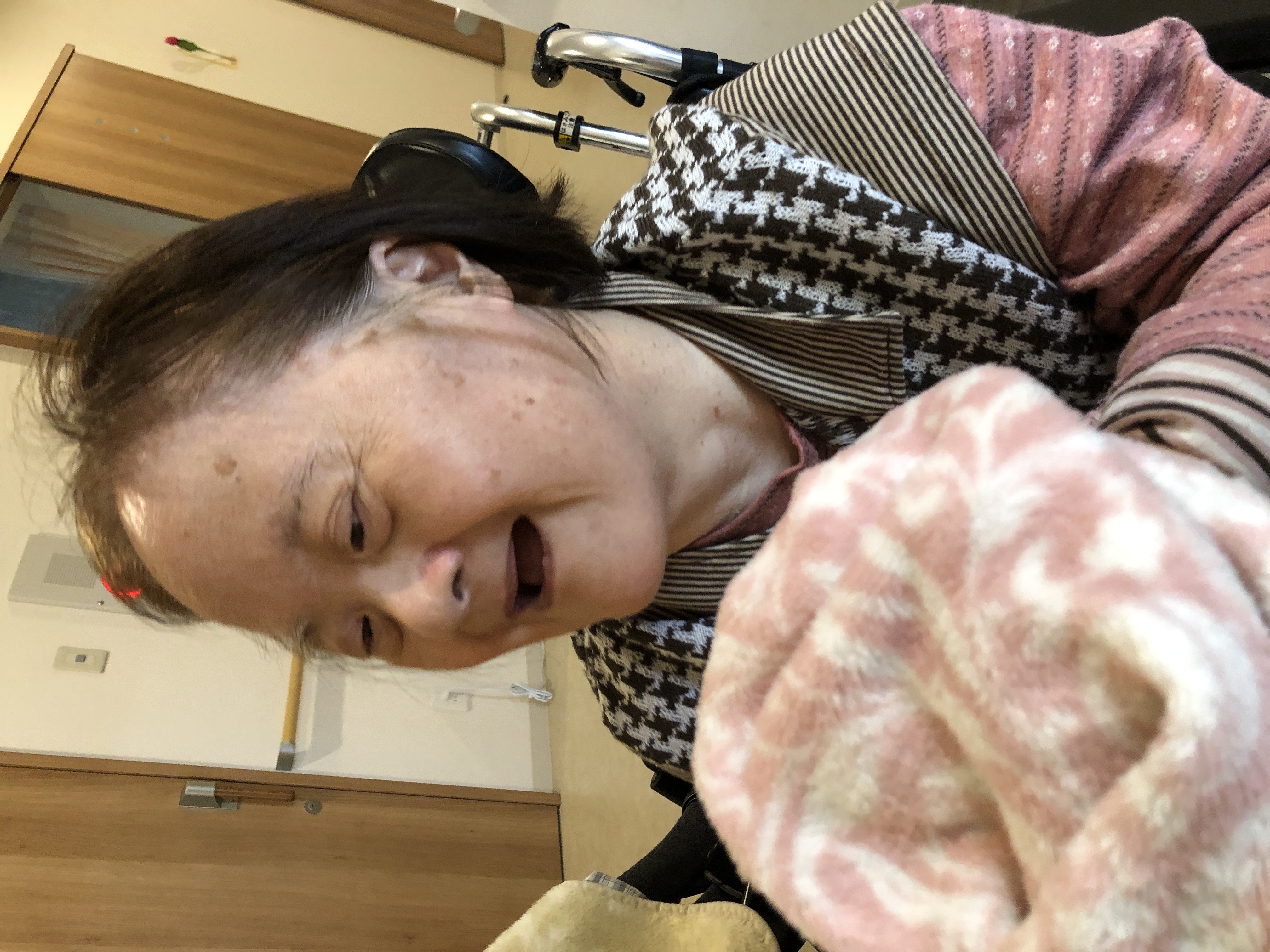 D9832CD5-6DC0-4825-9F10-6A8E52AE1B31