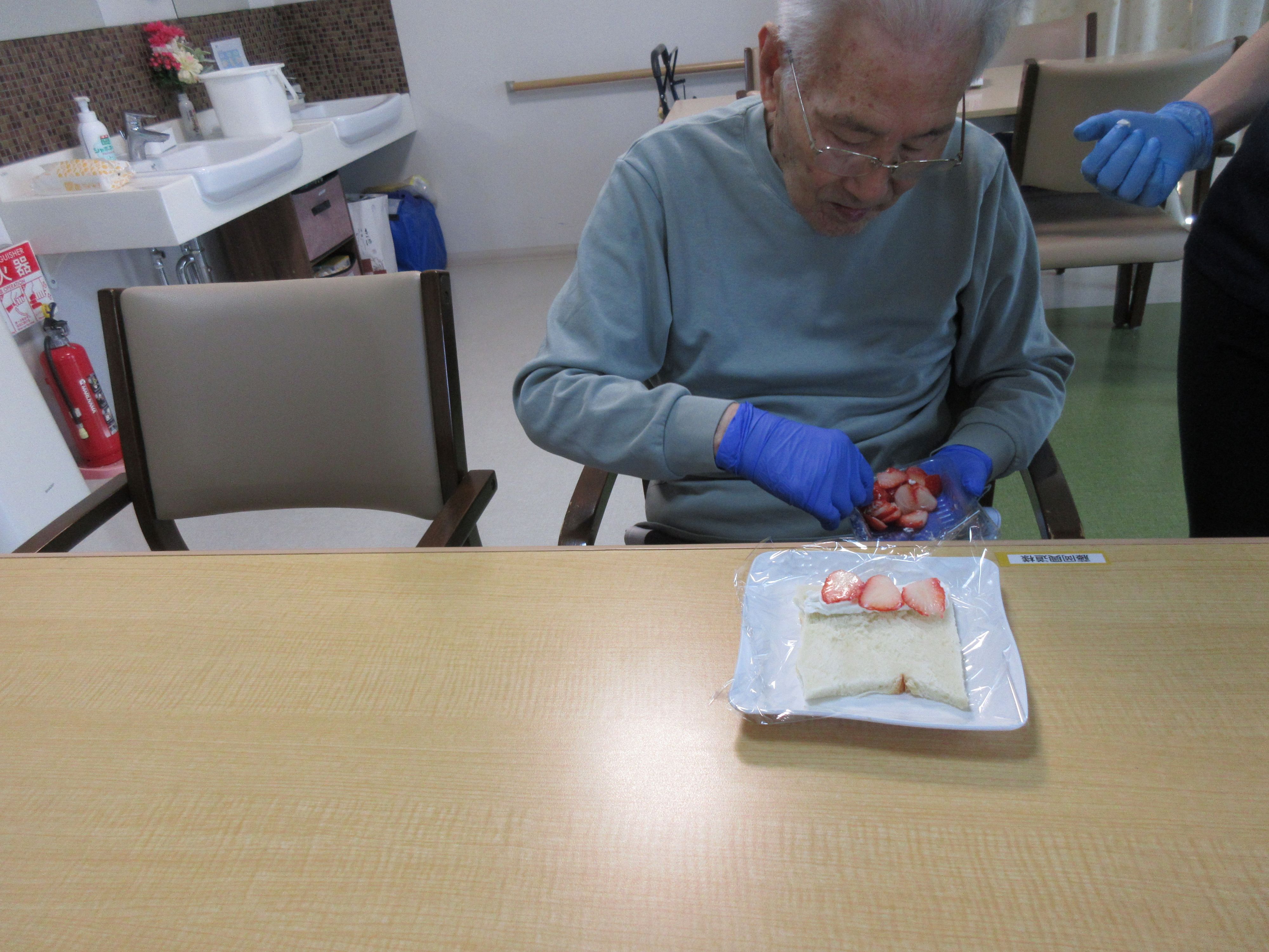 R8.4.27.サンドイッチ作り藤岡様２
