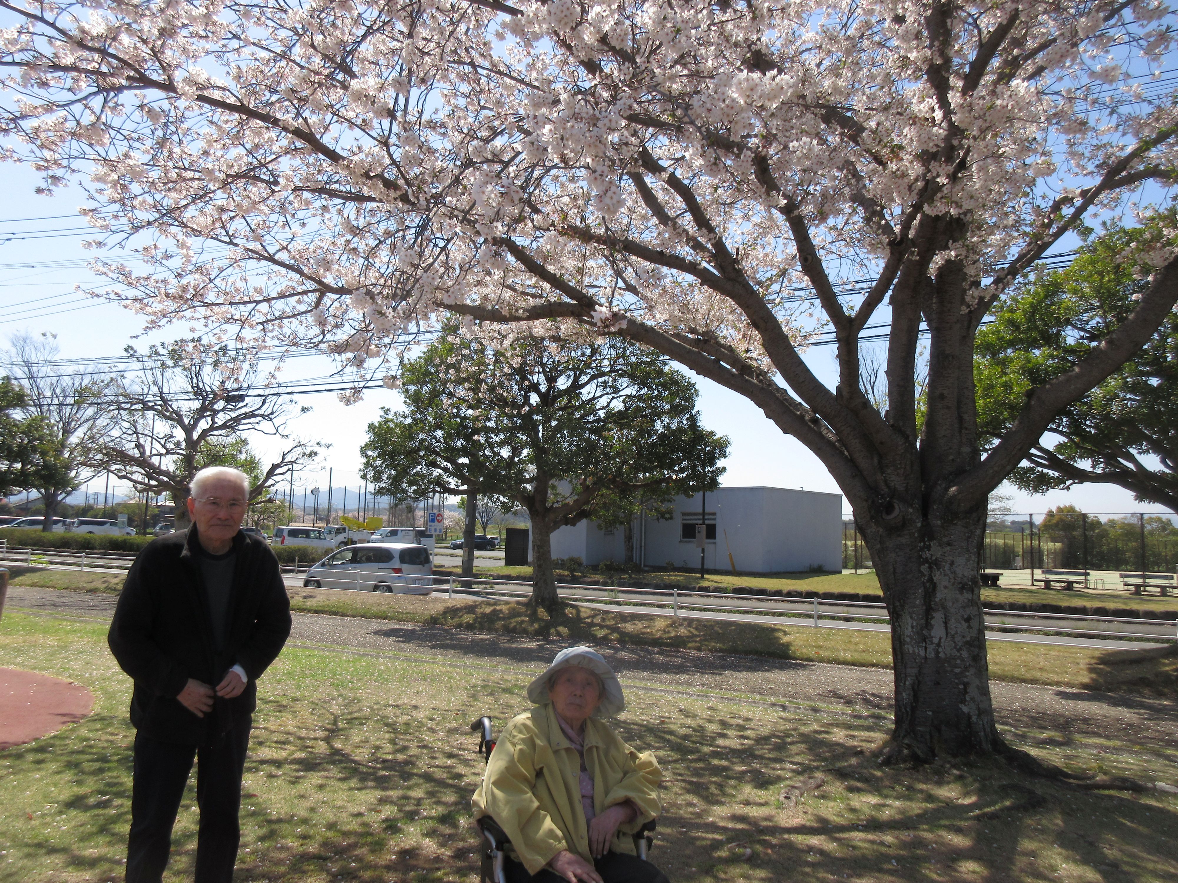 R8.4.8鶴崎スポーツパーク花見丸尾様藤岡様