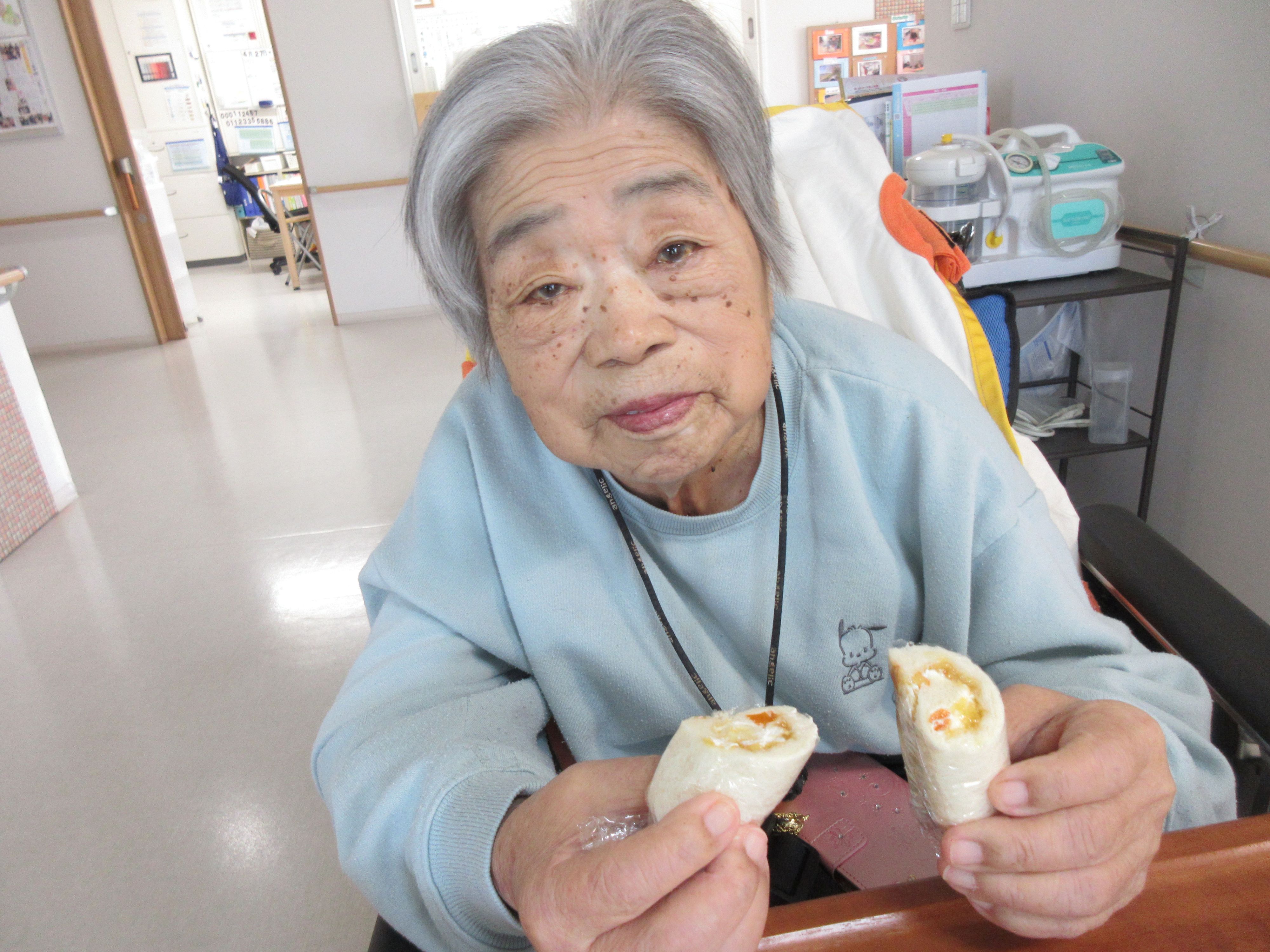 R8.4.27.サンドイッチ作り久留嶋様２